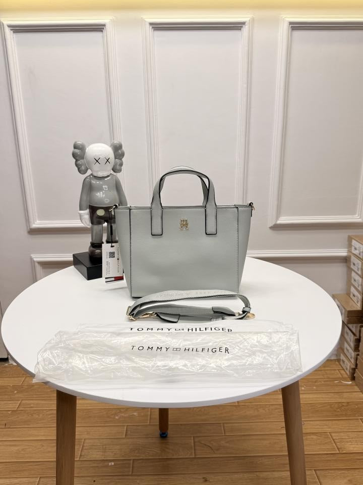 Tommy hifiger th soft logo strap medium totebag(BS)