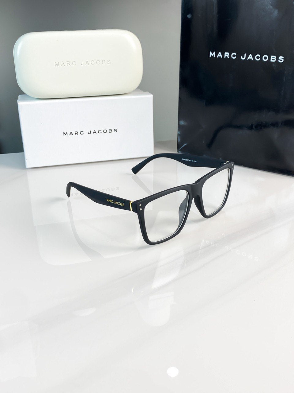Marc Jacobs frame with original kit