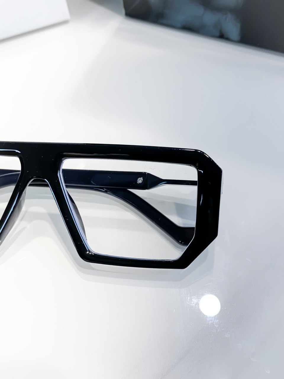Marc Jacobs frame with original kit