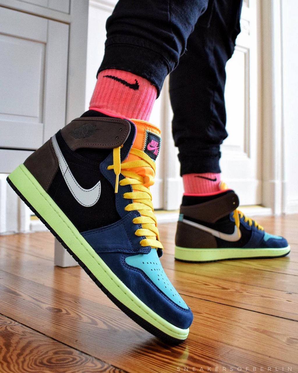 Nikee Jordan 1 Bio Hack