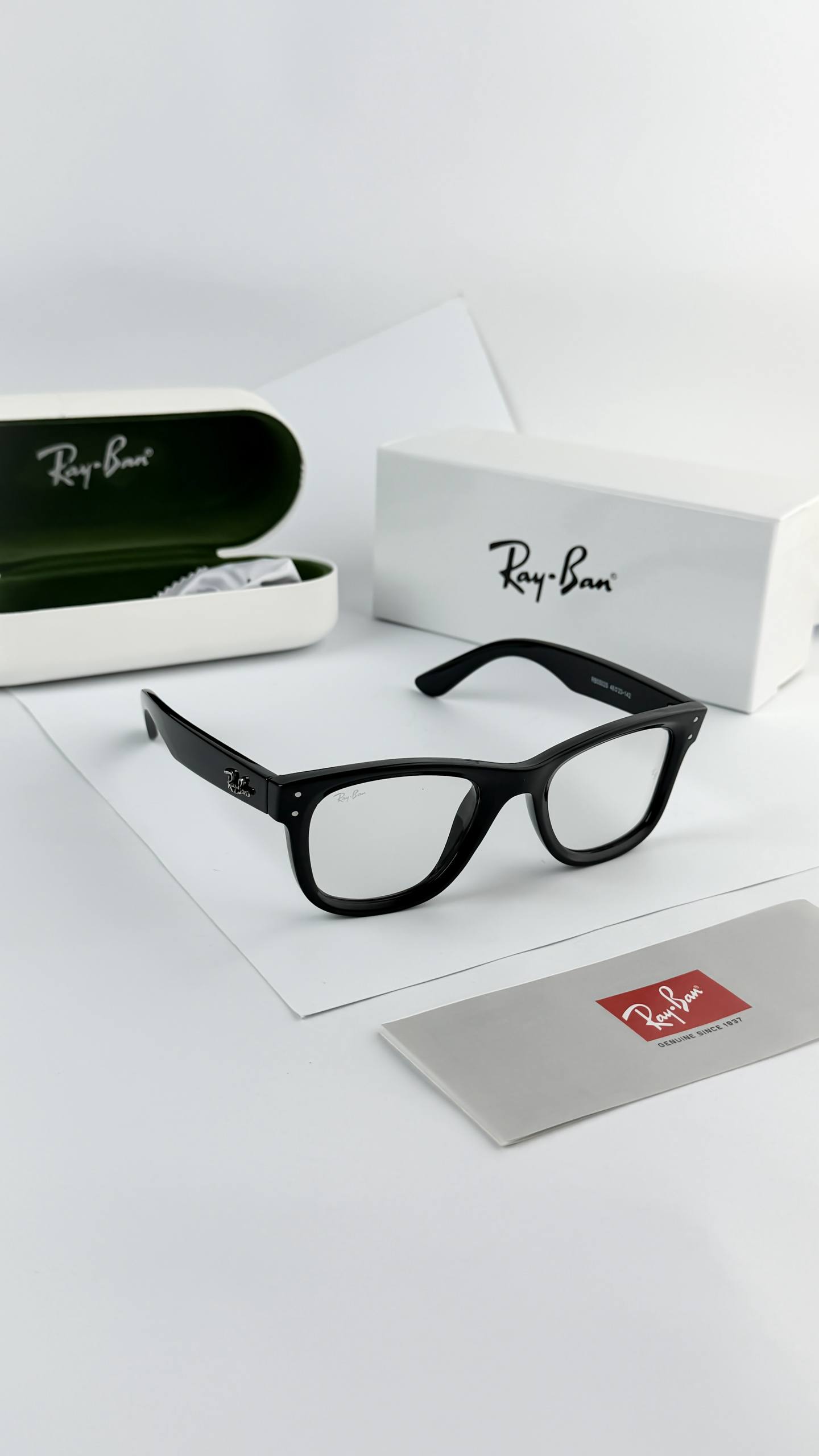 Raybann Reverse Frame Luxury Shade