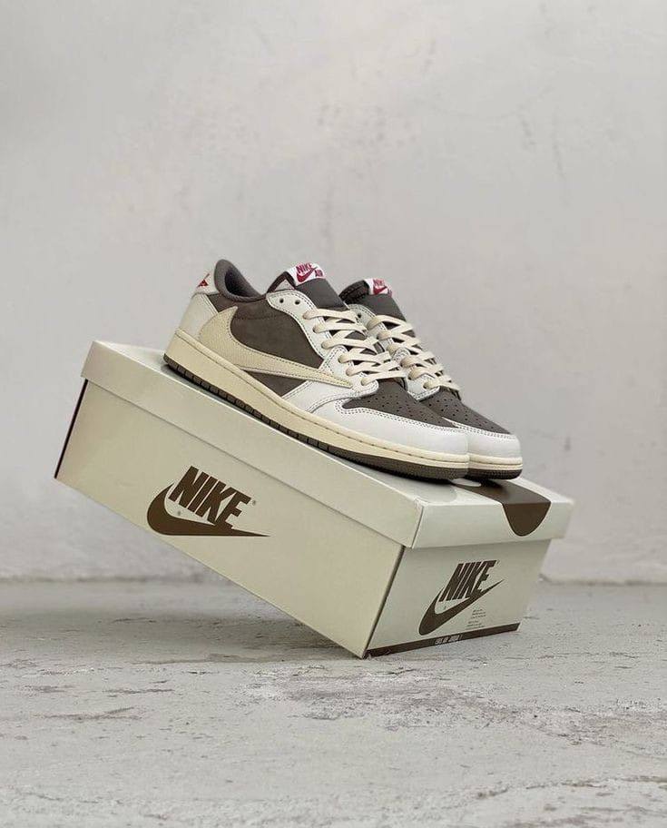 Jordan 1 Low X Travis Scott Reverse Mocha
