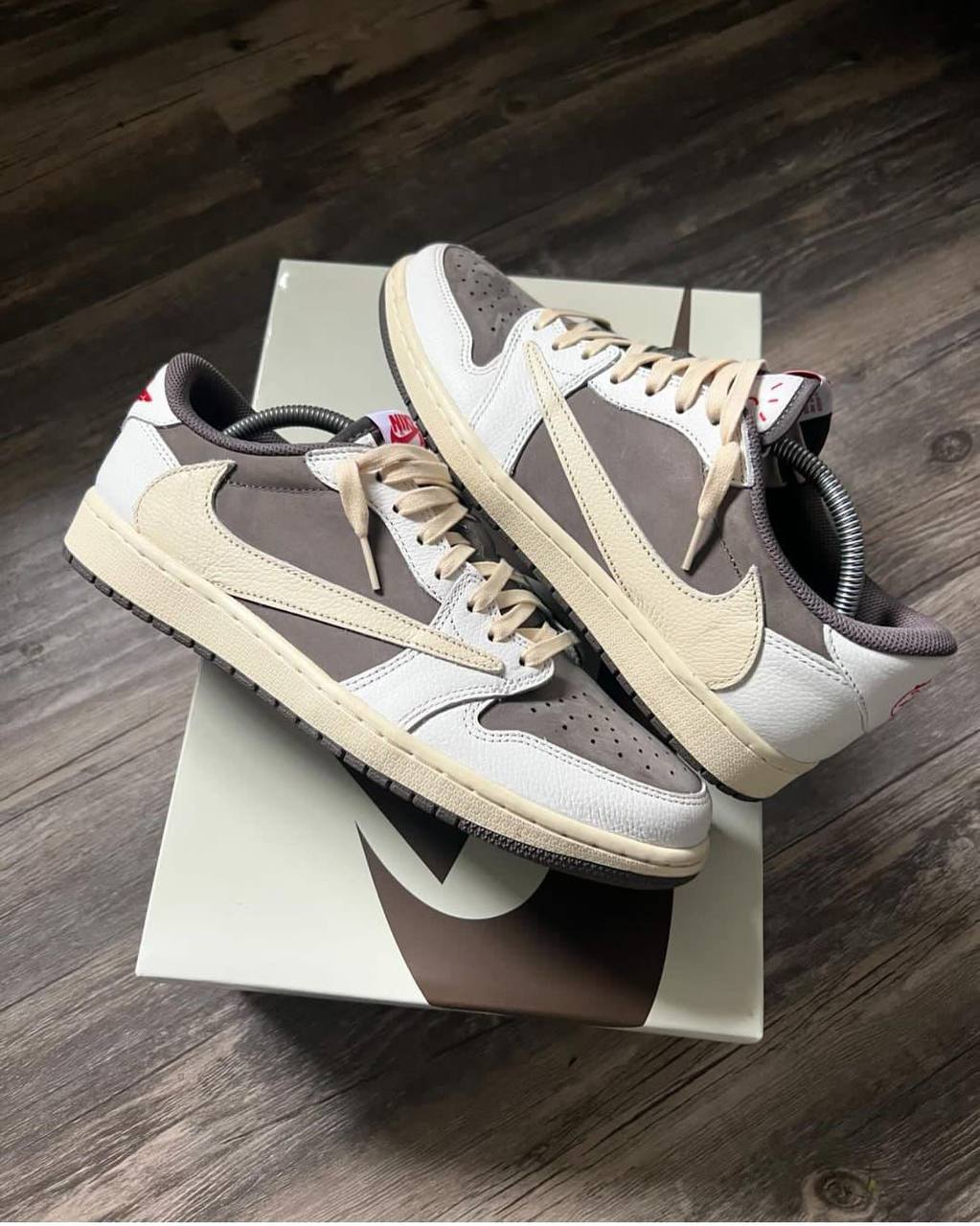 Jordan 1 Low X Travis Scott Reverse Mocha