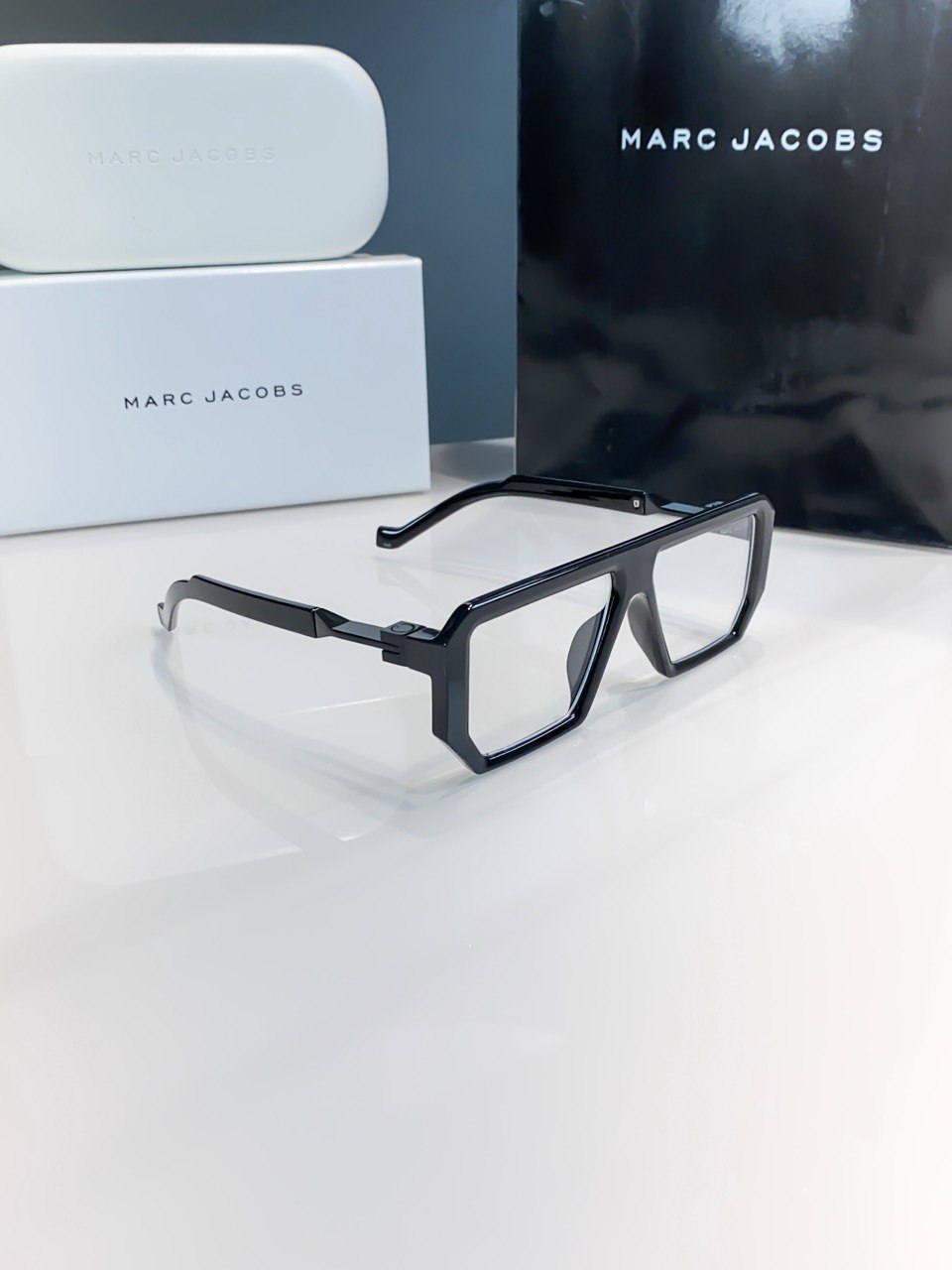 Marc Jacobs frame with original kit