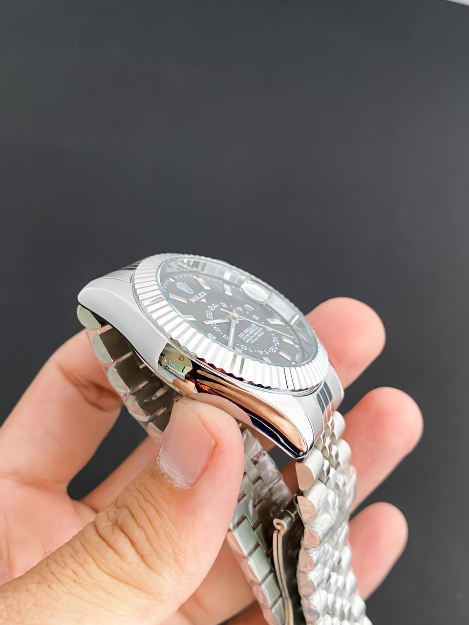 Silver Black Celebrity Edition watch RW0321