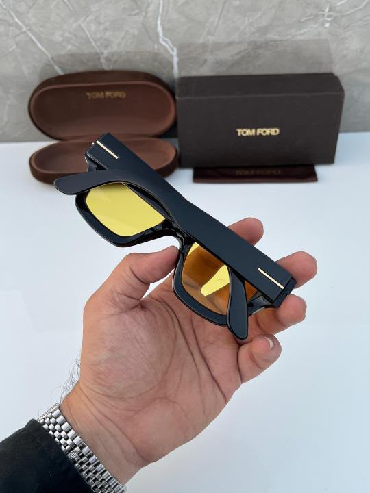 Tom ford Yellow 184 Ultimate Luxury Shade