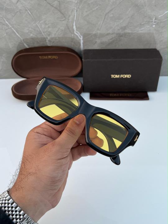 Tom ford Yellow 184 Ultimate Luxury Shade