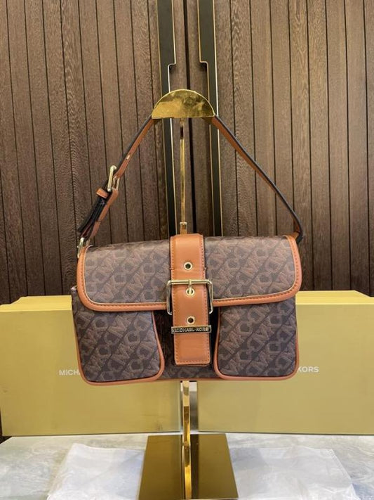 Michael Kors Colby Empire Signature(LB)