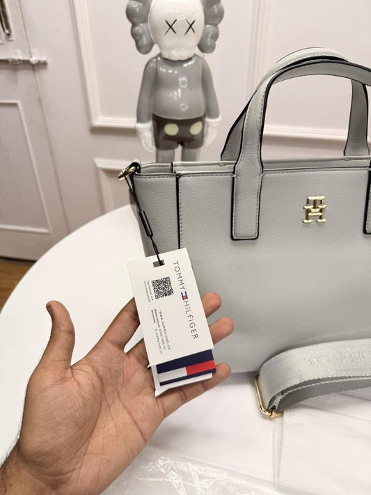 Tommy hifiger th soft logo strap medium totebag(BS)