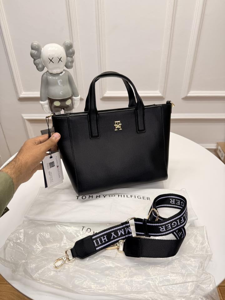 Tommy hilfiger th soft logo strap medium totebag(BS)
