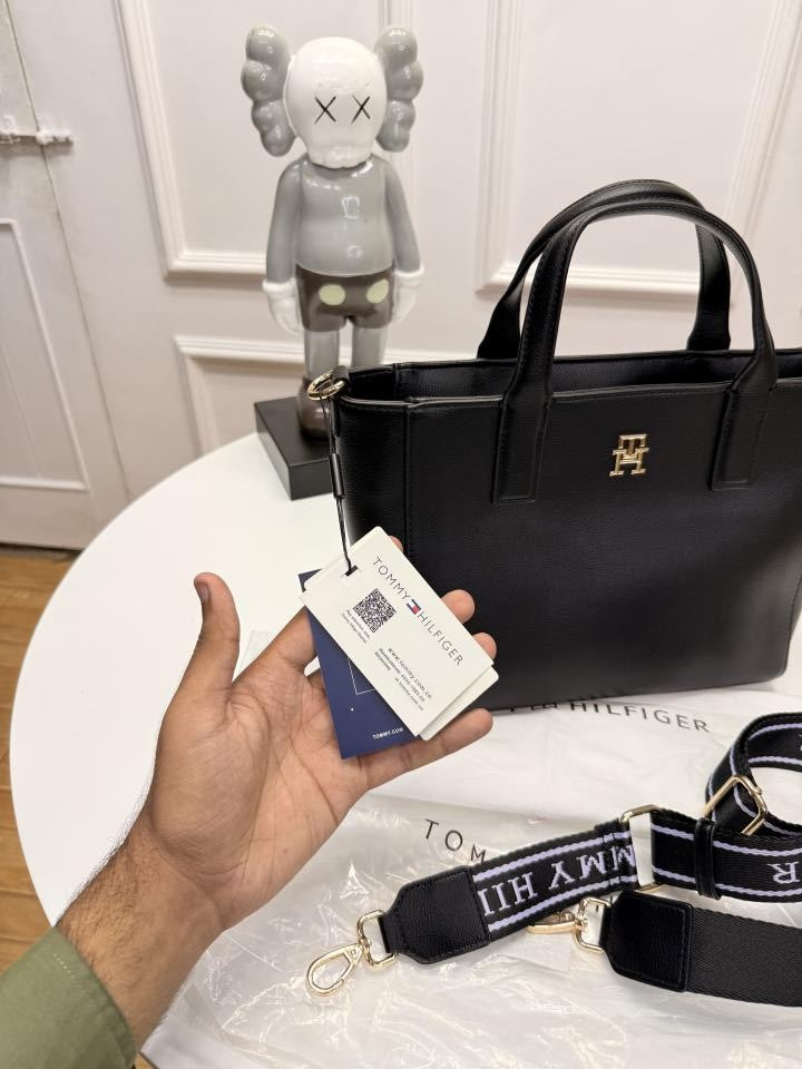 Tommy hilfiger th soft logo strap medium totebag(BS)