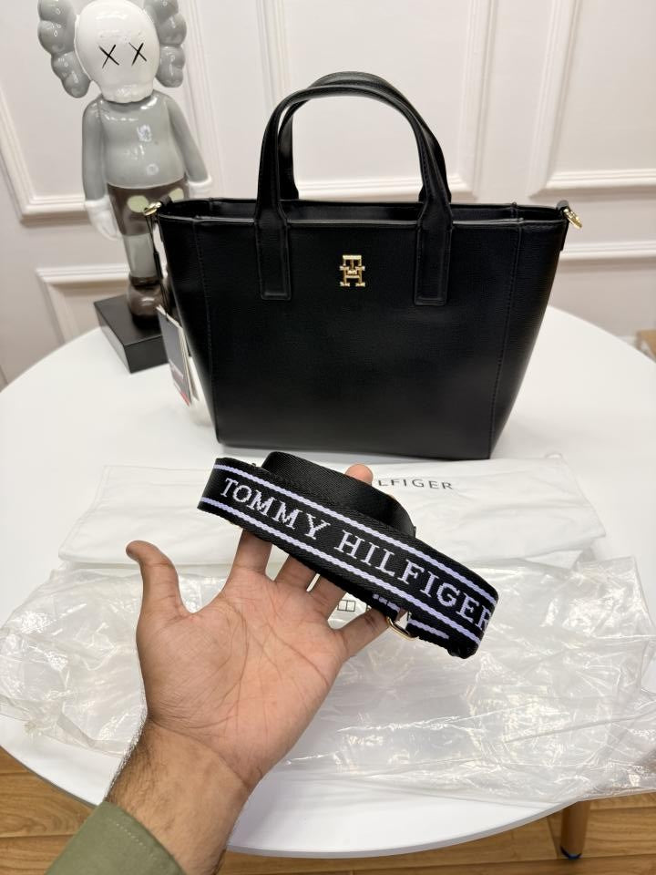 Tommy hilfiger th soft logo strap medium totebag(BS)