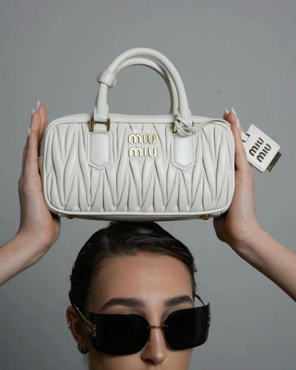Miu Miu Arcadie White Medium(BU)