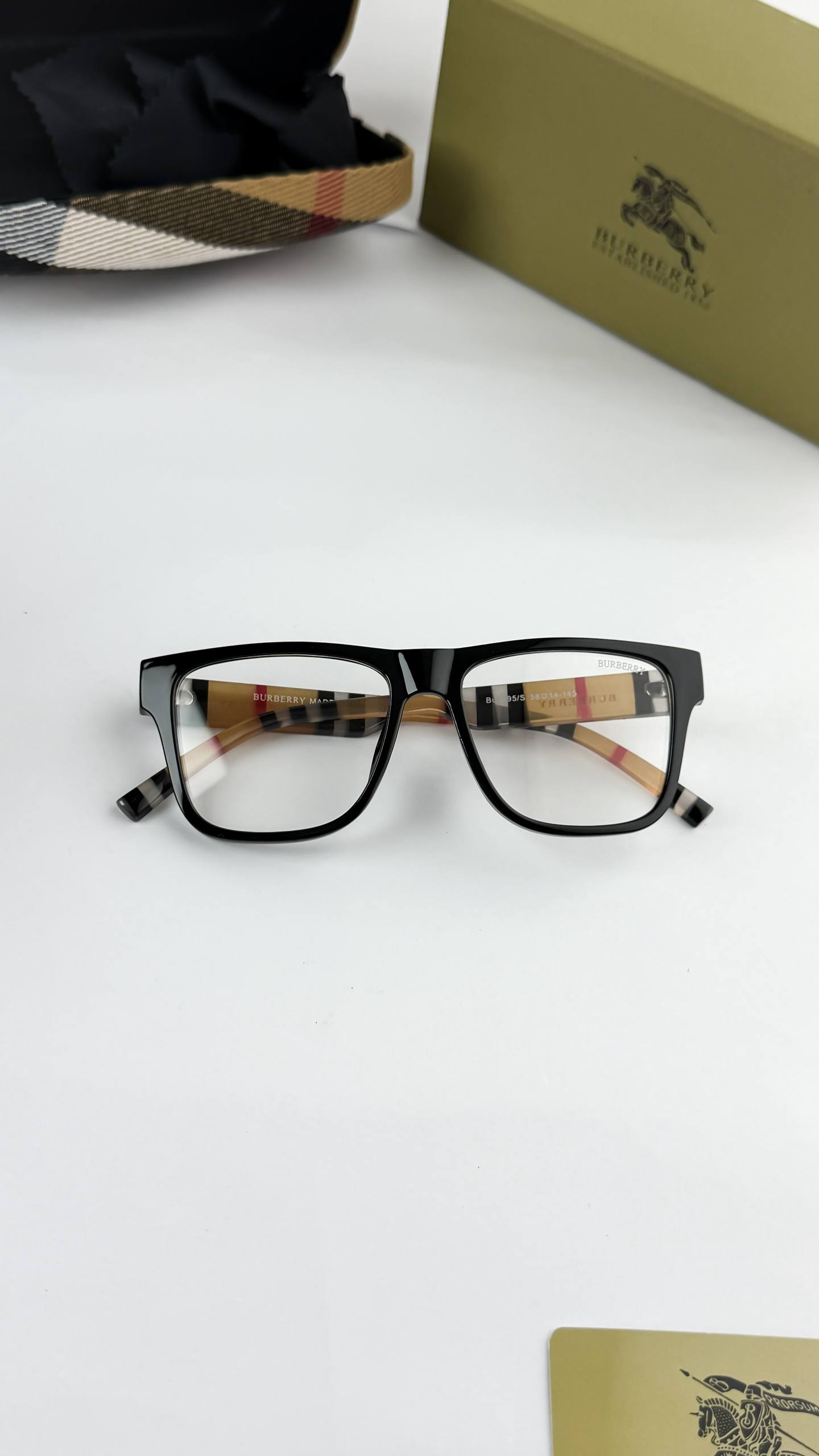 Burberryy Frame Ultimate Luxury Shade
