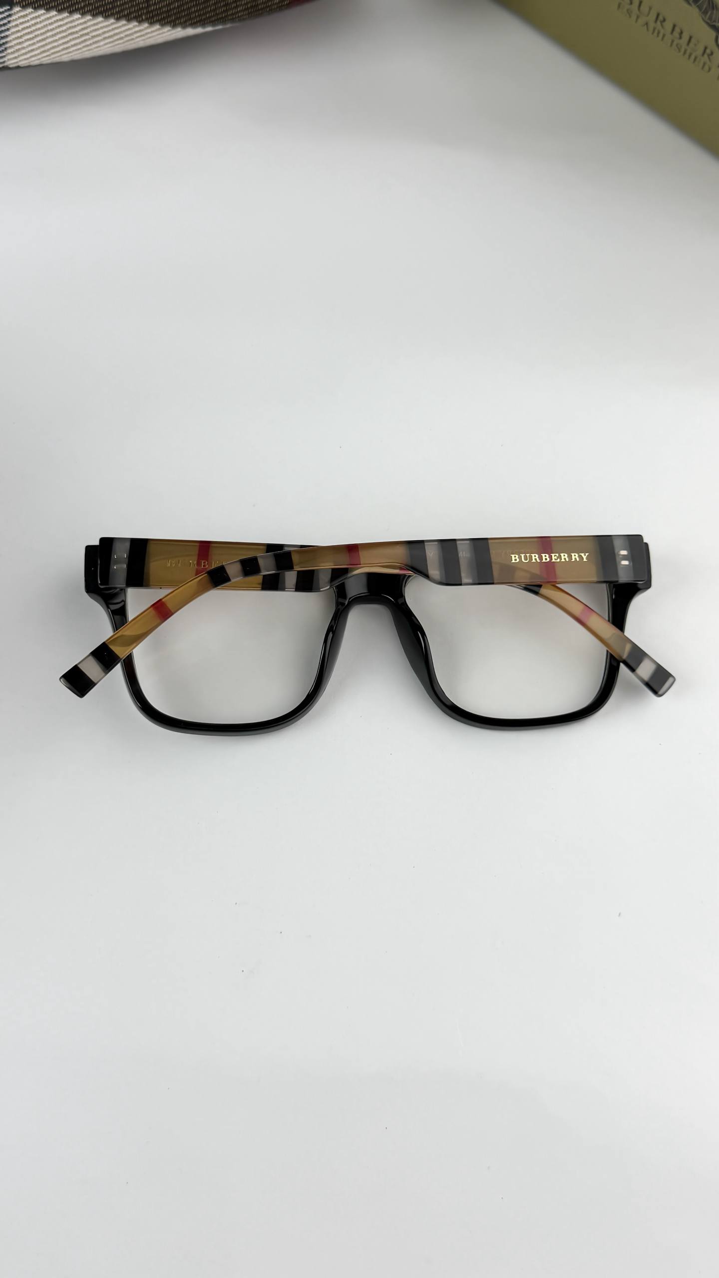 Burberryy Frame Ultimate Luxury Shade