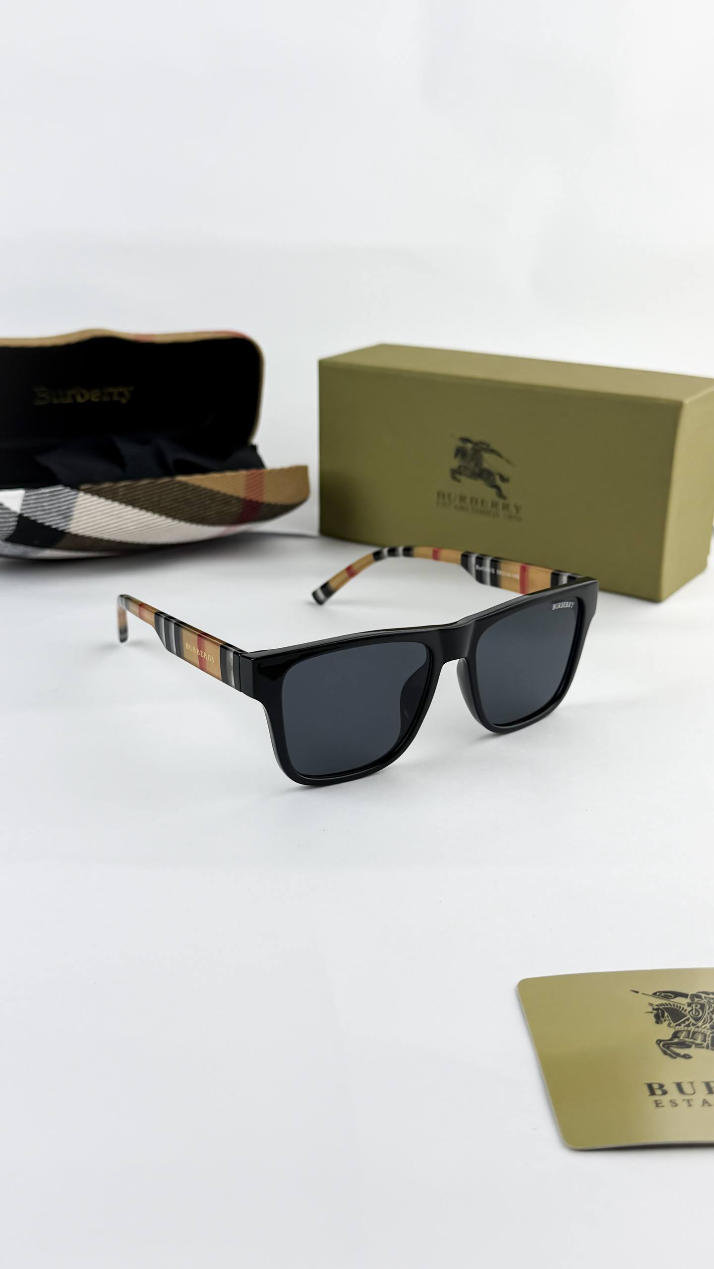 Burberry Black Ultimate Luxury Shade