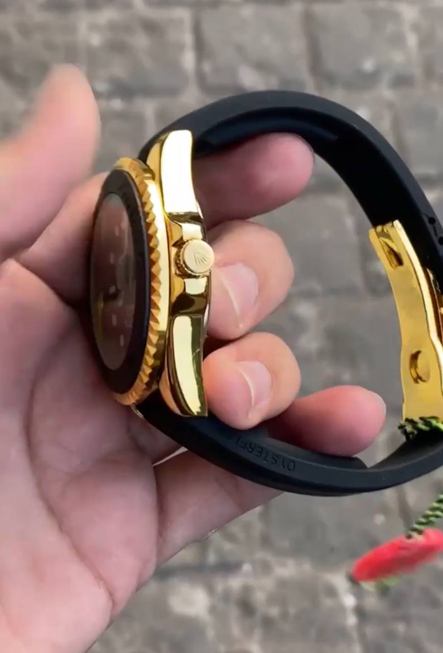 Black Gold Celebrity Edition watch RW321