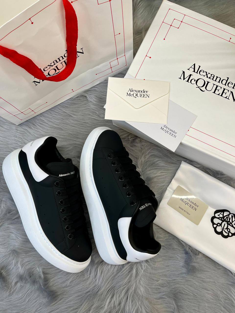 Alexandar McQueen Black White