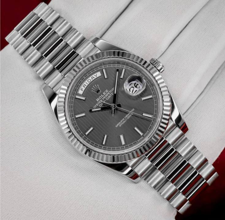 Date Date Silver Grey Watch RW0321