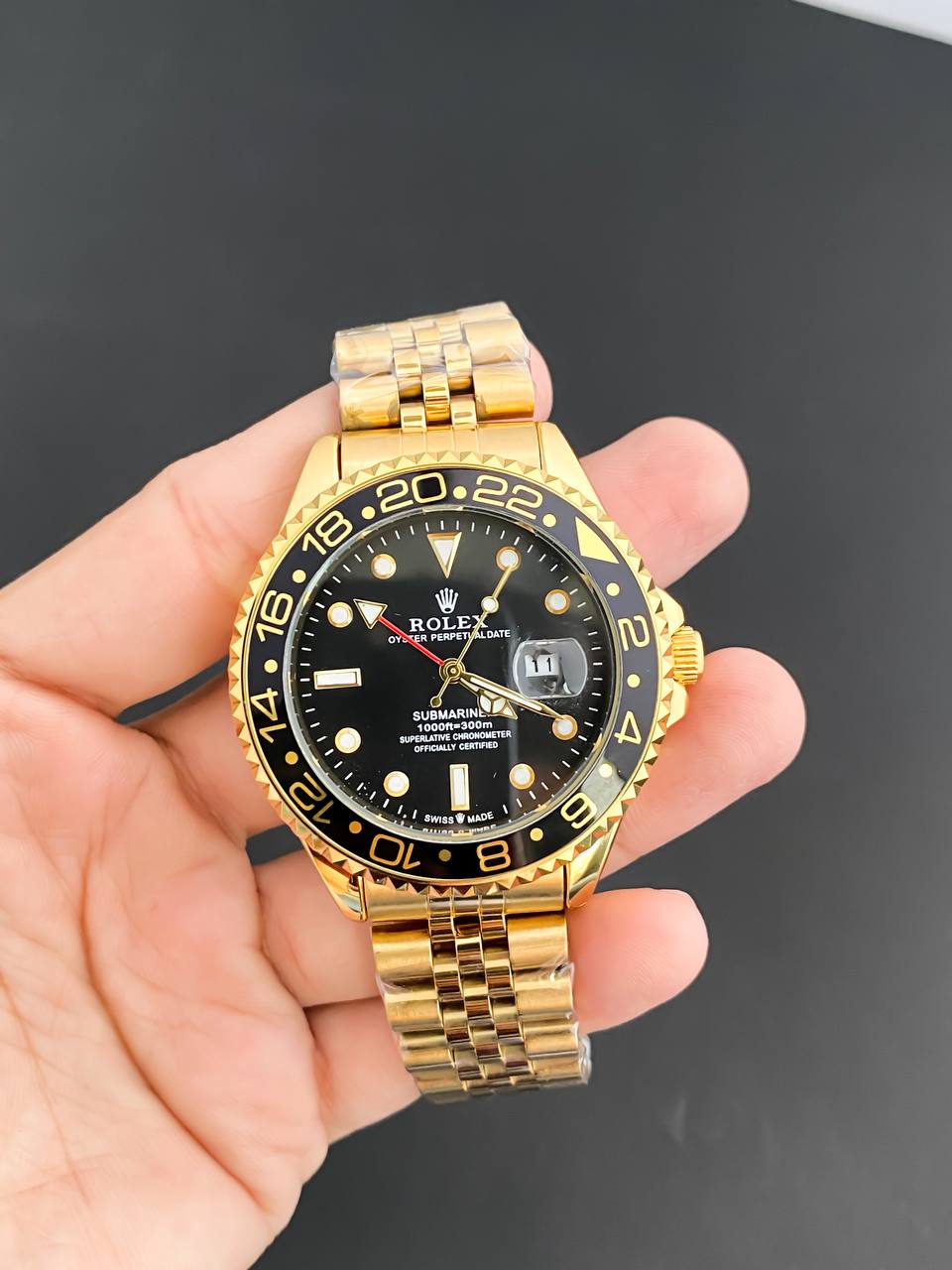 Gold Black Celebrity Edition watch RW0321