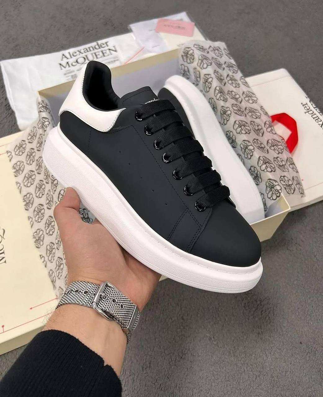 Alexandar McQueen Black White