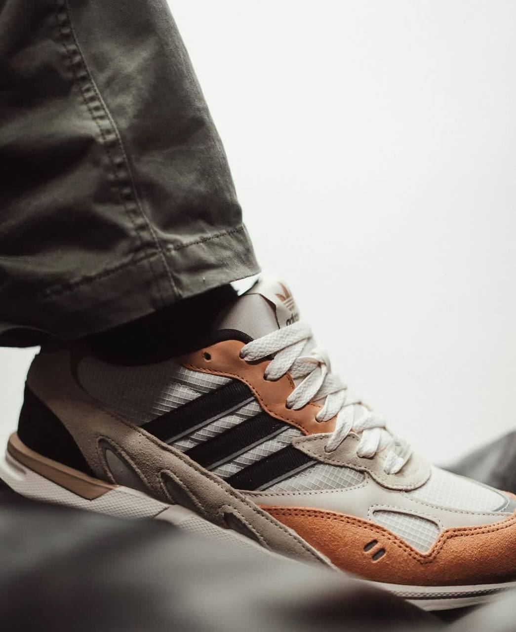 Adidass Torsion Super Chalk White Carbon