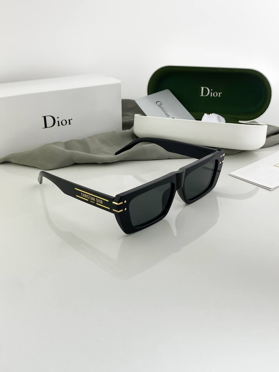 Diorr Black Gold Sunglass