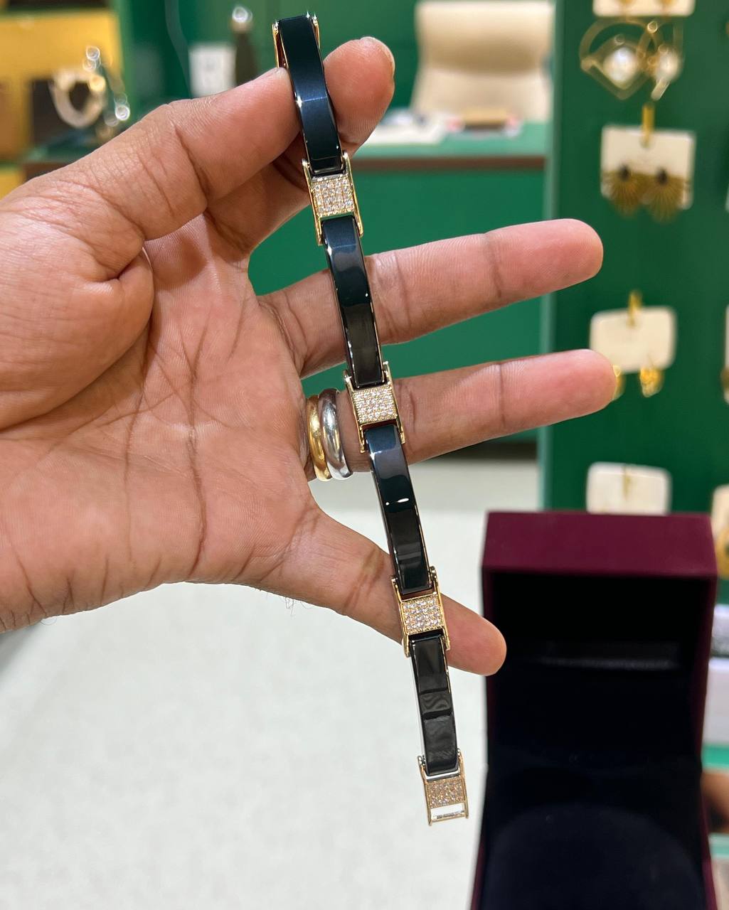 Diamond Fitting Ceramic Bracelet