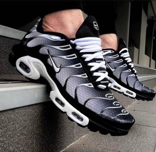 Airmax Plus Black White