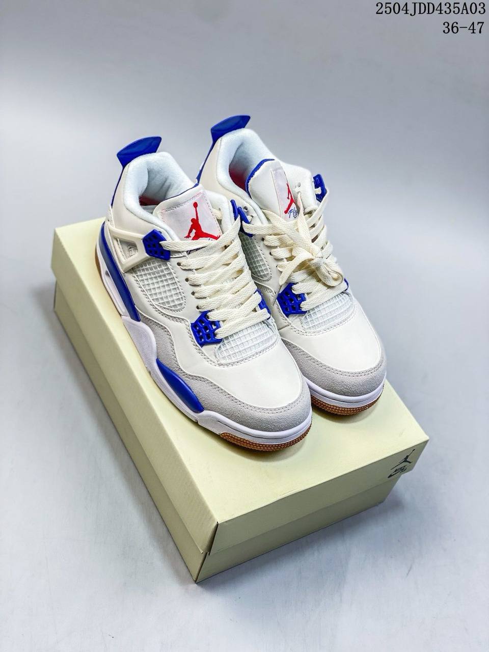 Jordann 4 SB Sapphire Blue