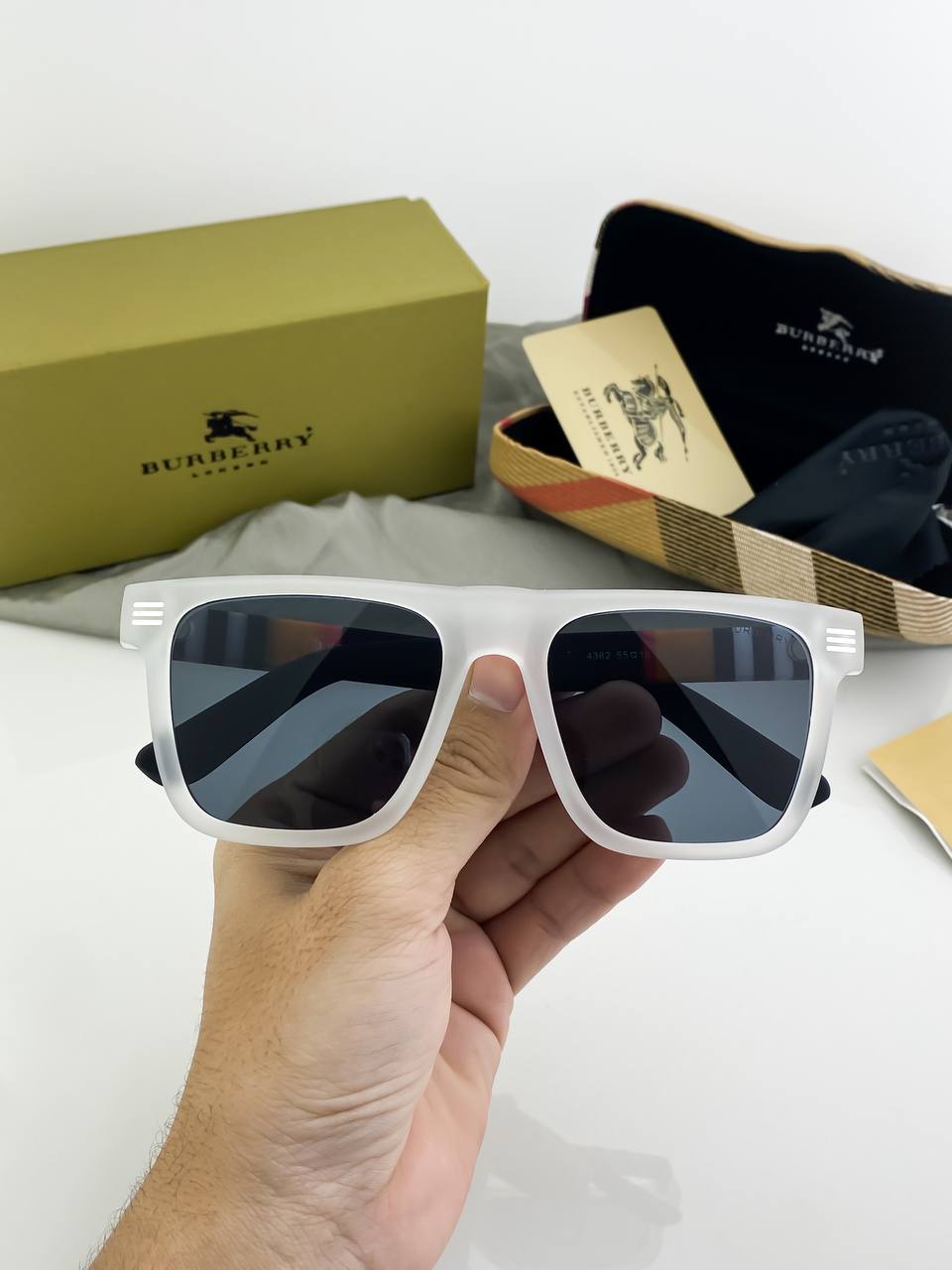 Burberry White Black Sunglass