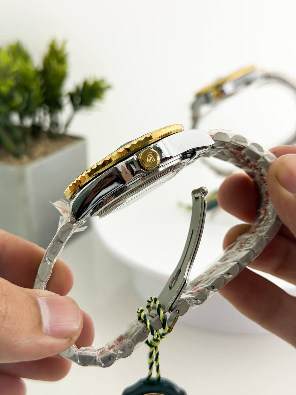 GMT Silver Gold Black Watch RW0321