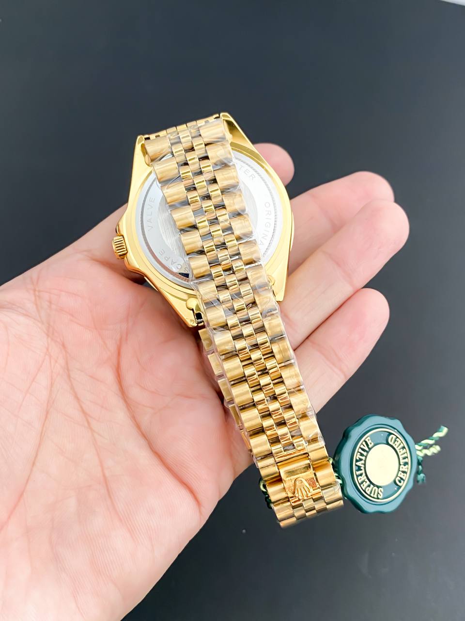 Gold Black Celebrity Edition watch RW0321