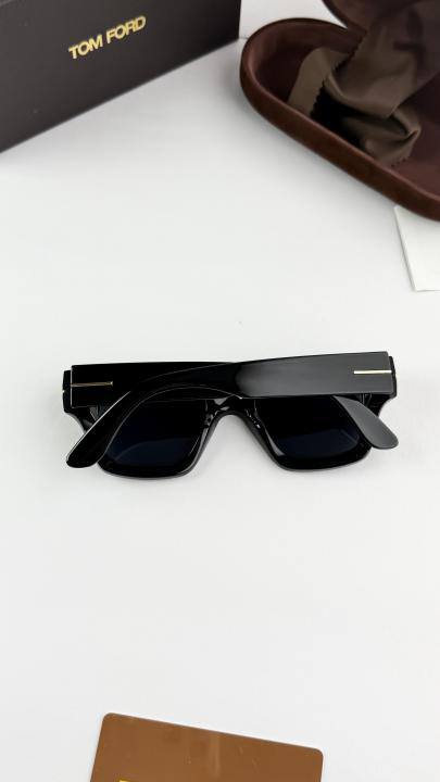 Tom ford Full Black 184 Ultimate Luxury Shade