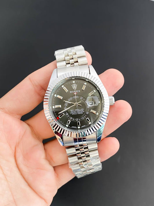 Silver Black Celebrity Edition watch RW0321