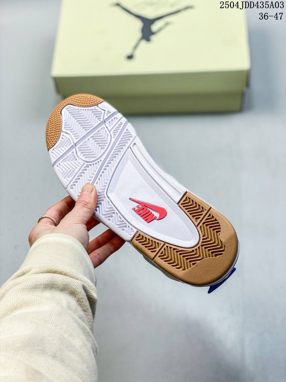 Jordann 4 SB Sapphire Blue