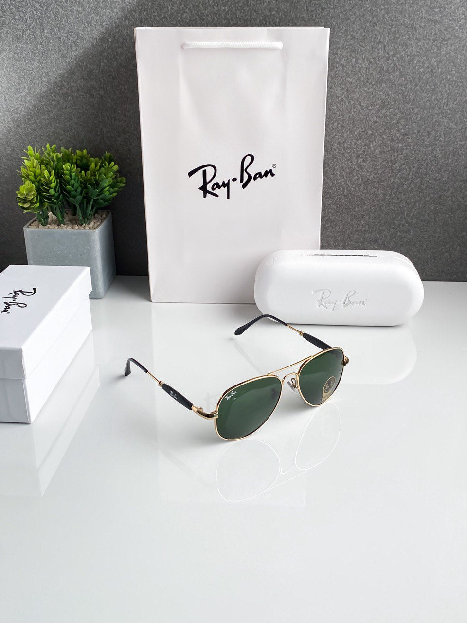Aviator Gold Green Sunglass
