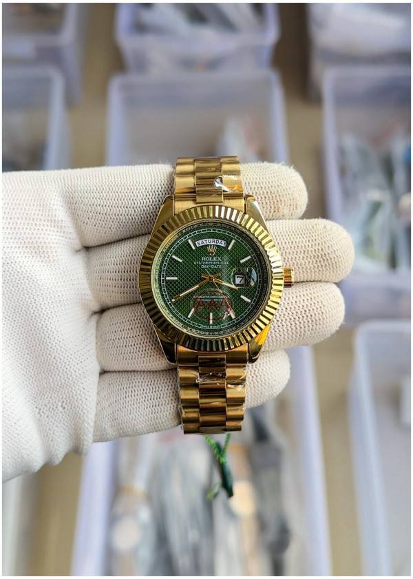 Gold Green Celebrity Edition watch RW0321